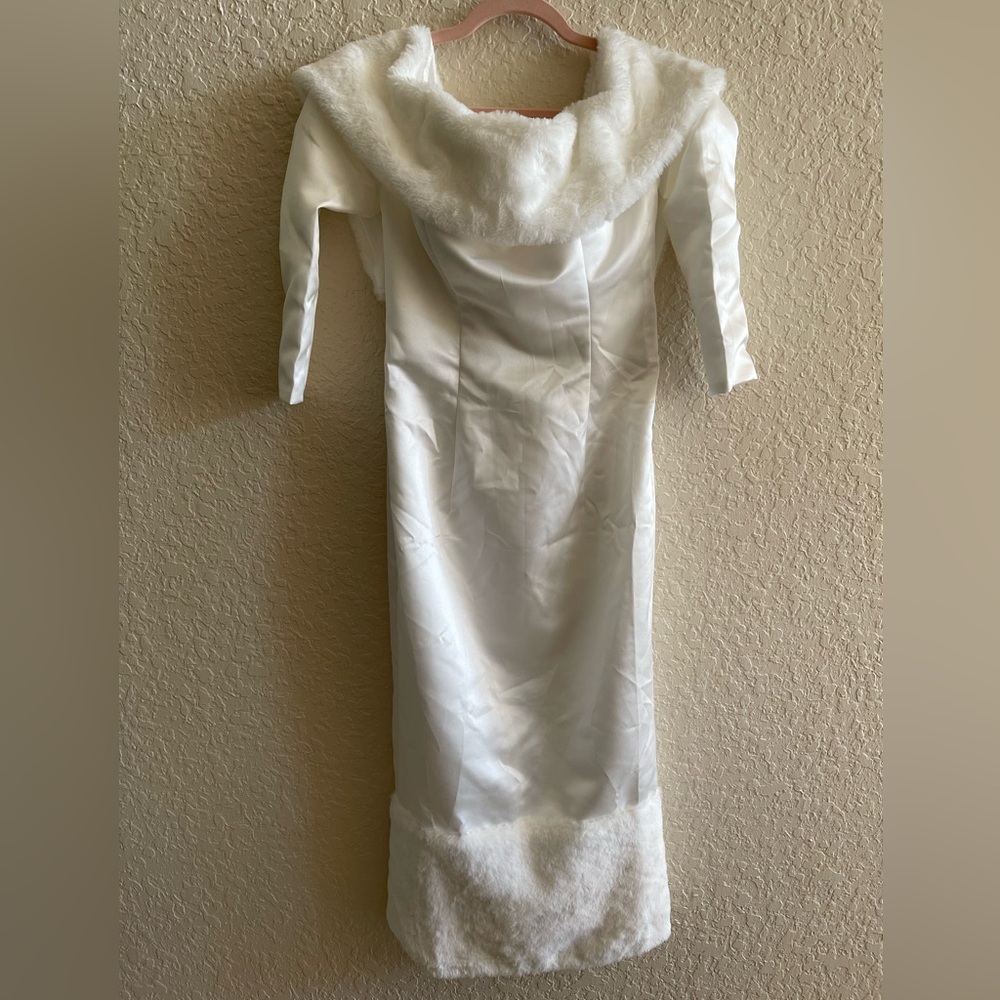 Elegant White Faux Fur Trim Dress